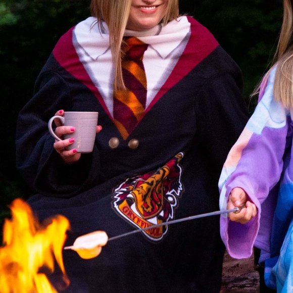 The Wizarding World Harry Potter Gryffindor Robe Fleece Blanket with Sleeves - Picture 16 of 17